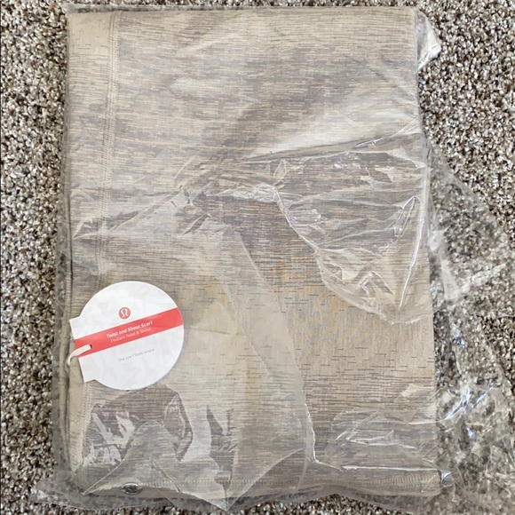 •LULULEMON• scarf - Picture 4 of 7